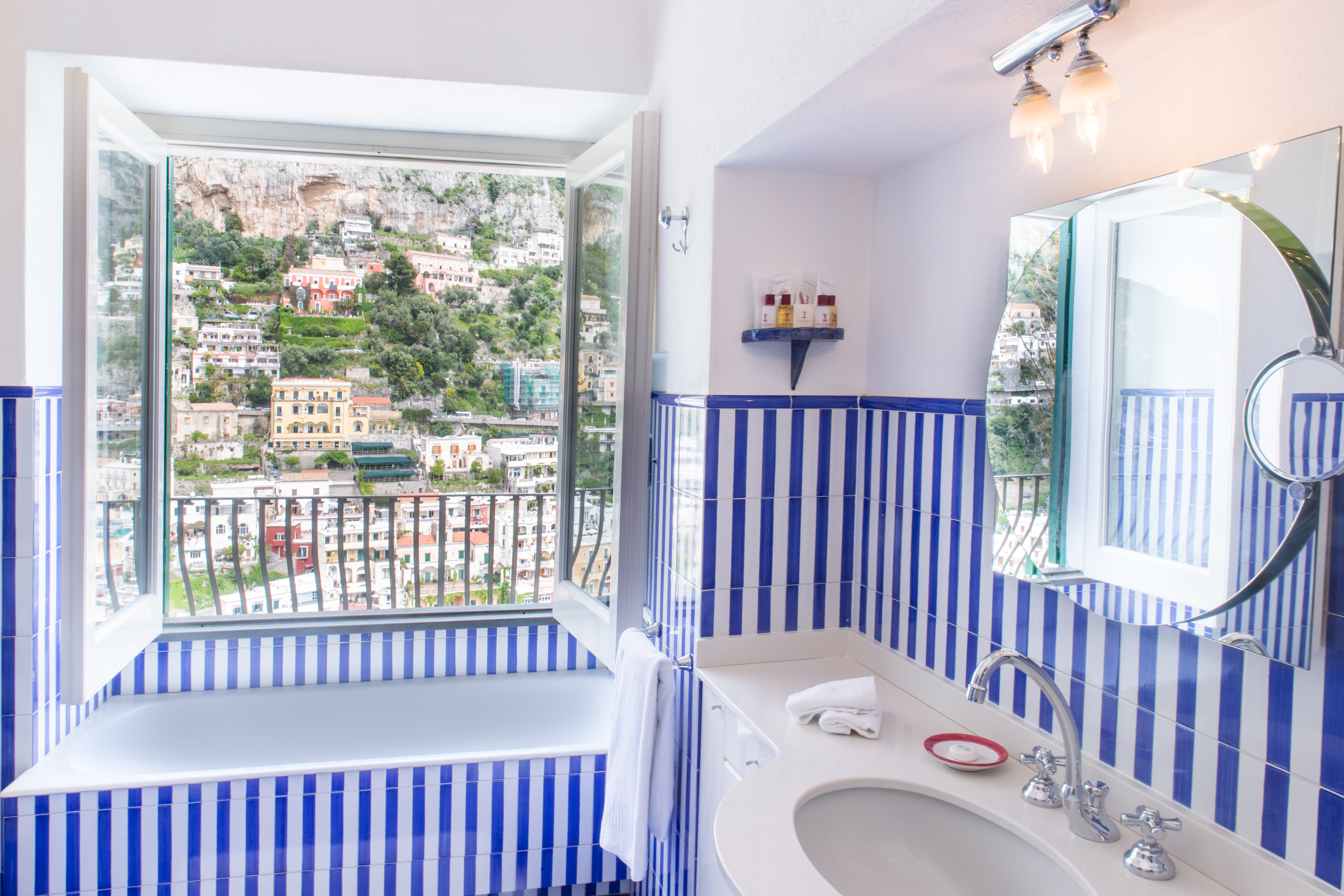 Bathroom - Hotel Poseidon - Positano (1)